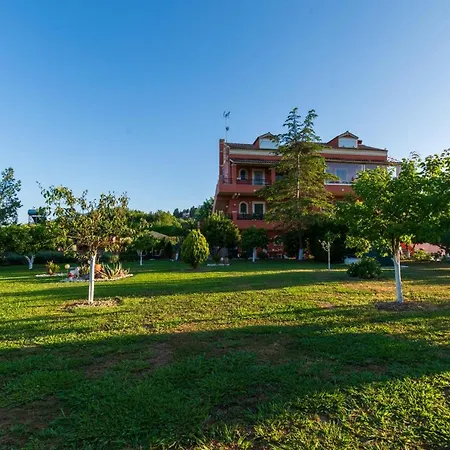 Aristotelis - Kanalia,corfu * Kastanéa